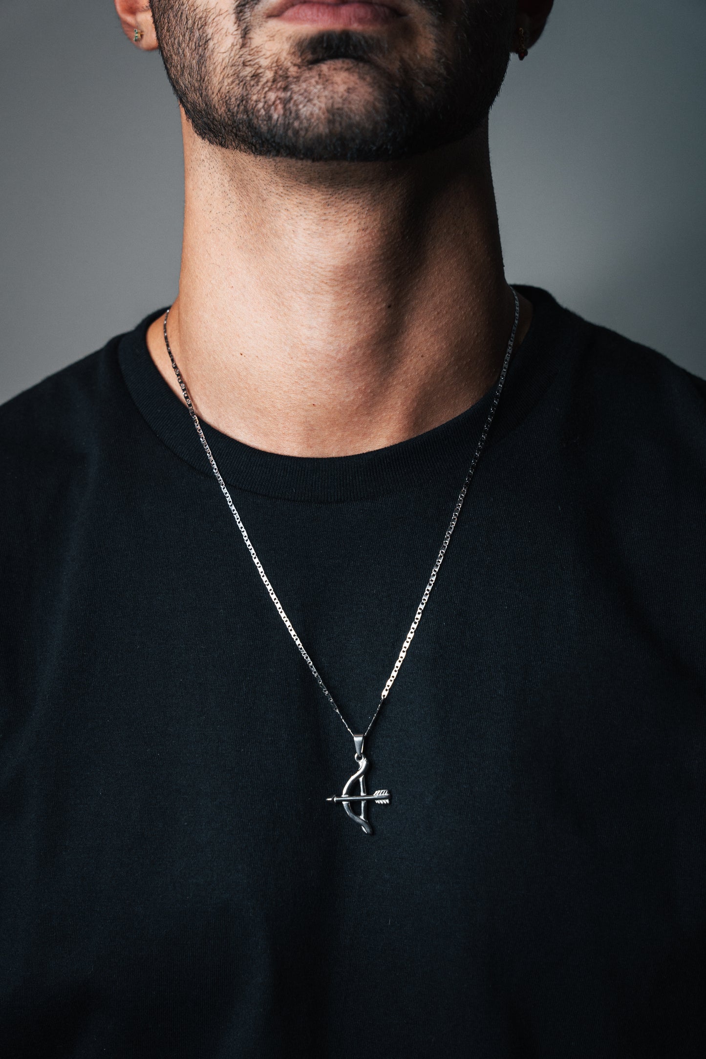 Cadena Stud con Arco y Flecha
