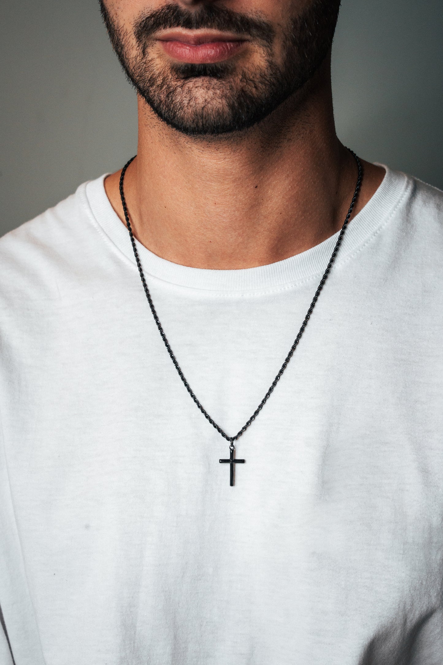 Cadena Rope Fina con Cruz Minimalista Fina