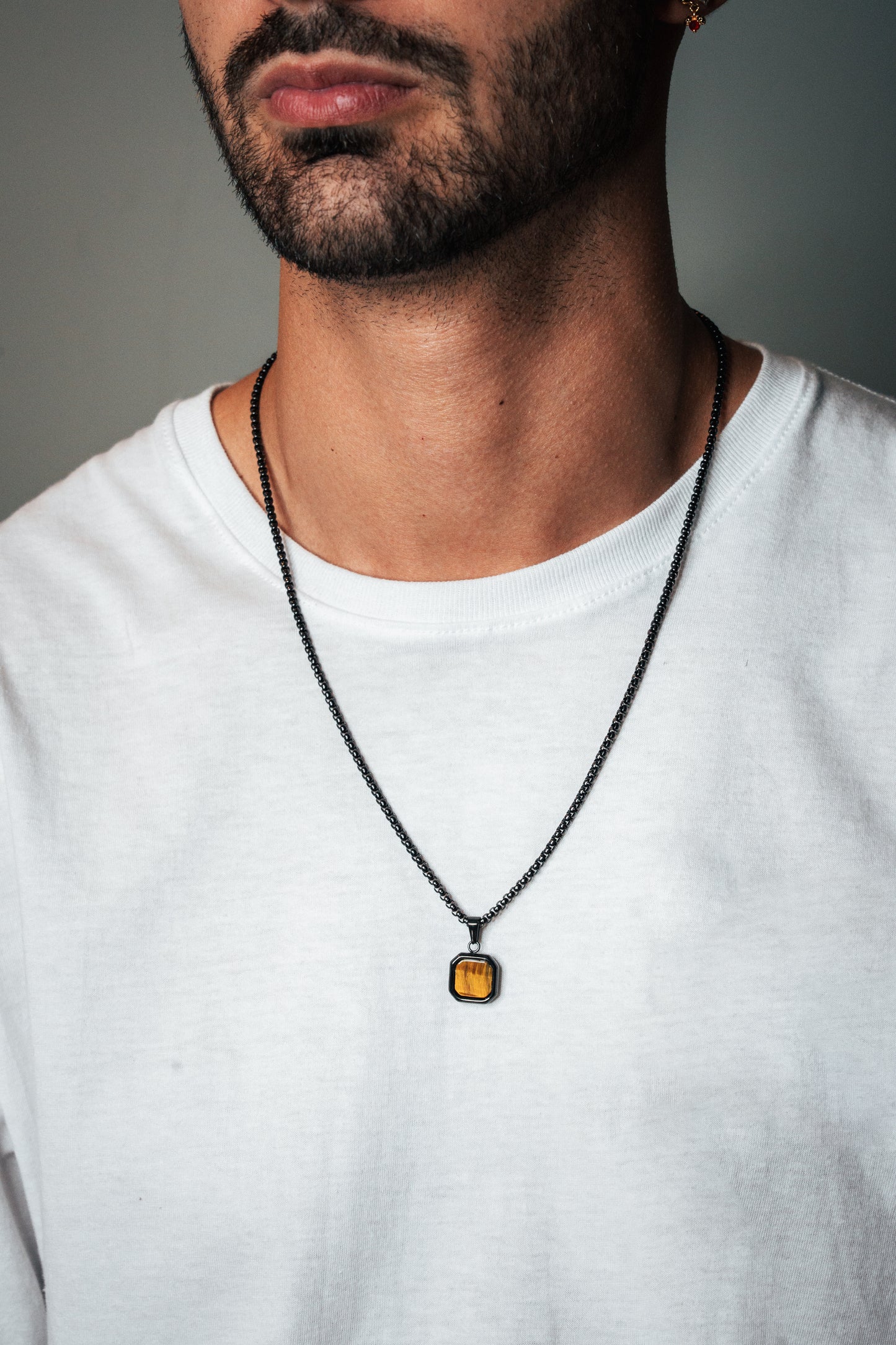 Cadena Pearl con Square Tiger Eyes