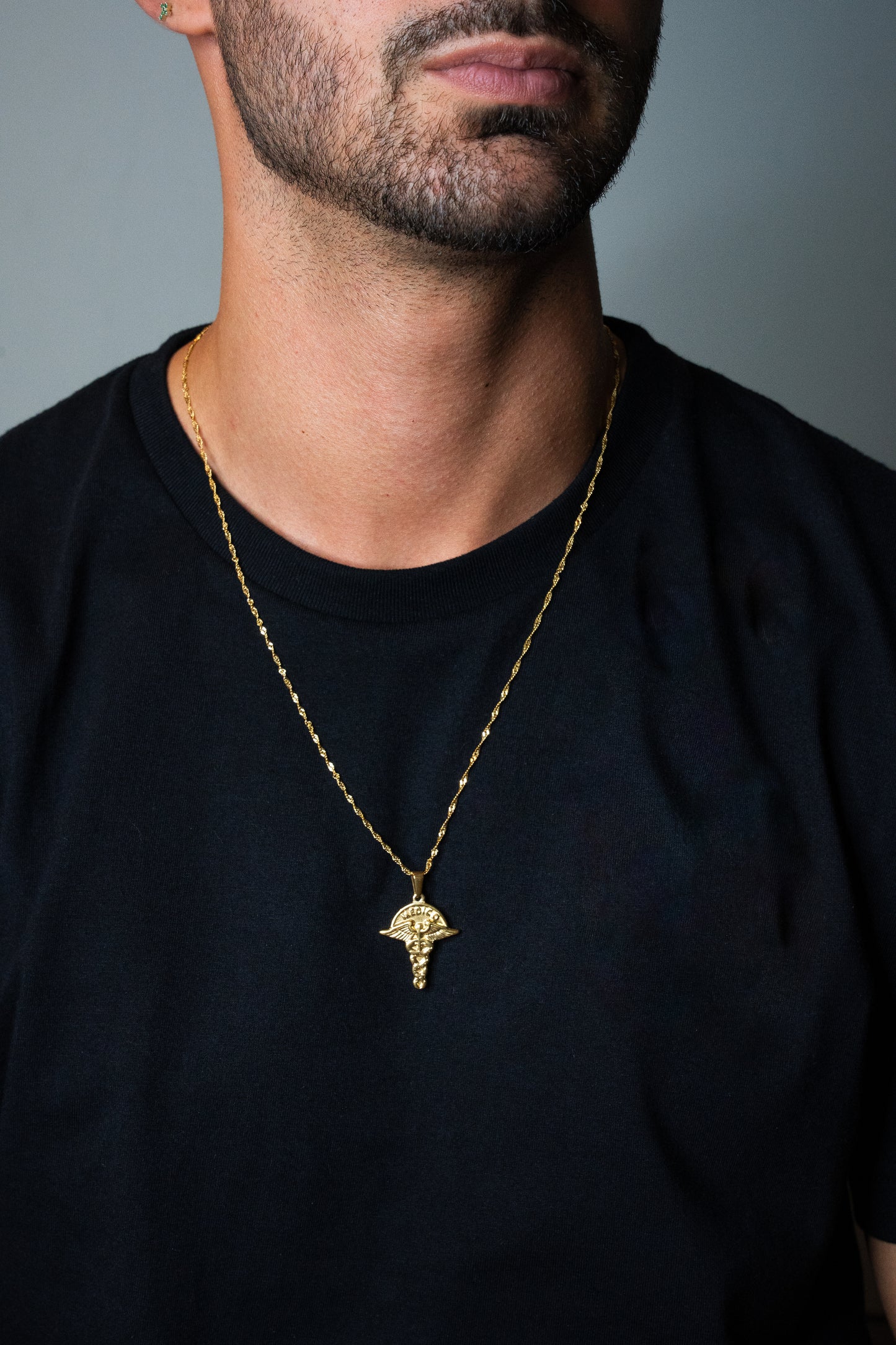 Cadena Curb con Caduceo