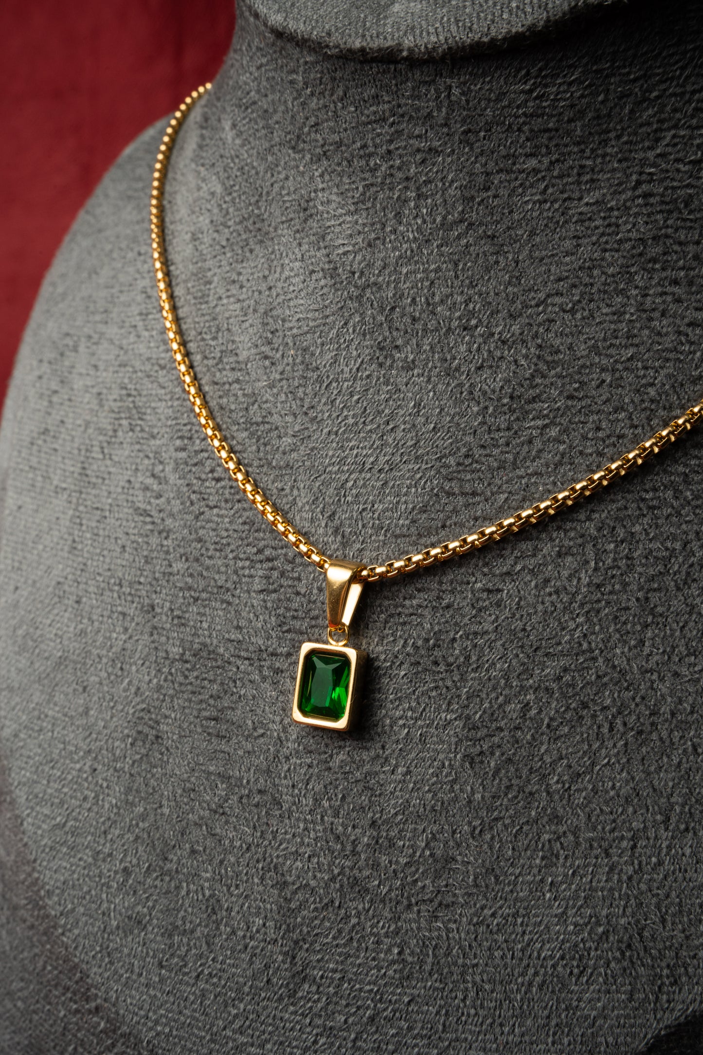 Cadena Pearl con Rectangle Gem Green