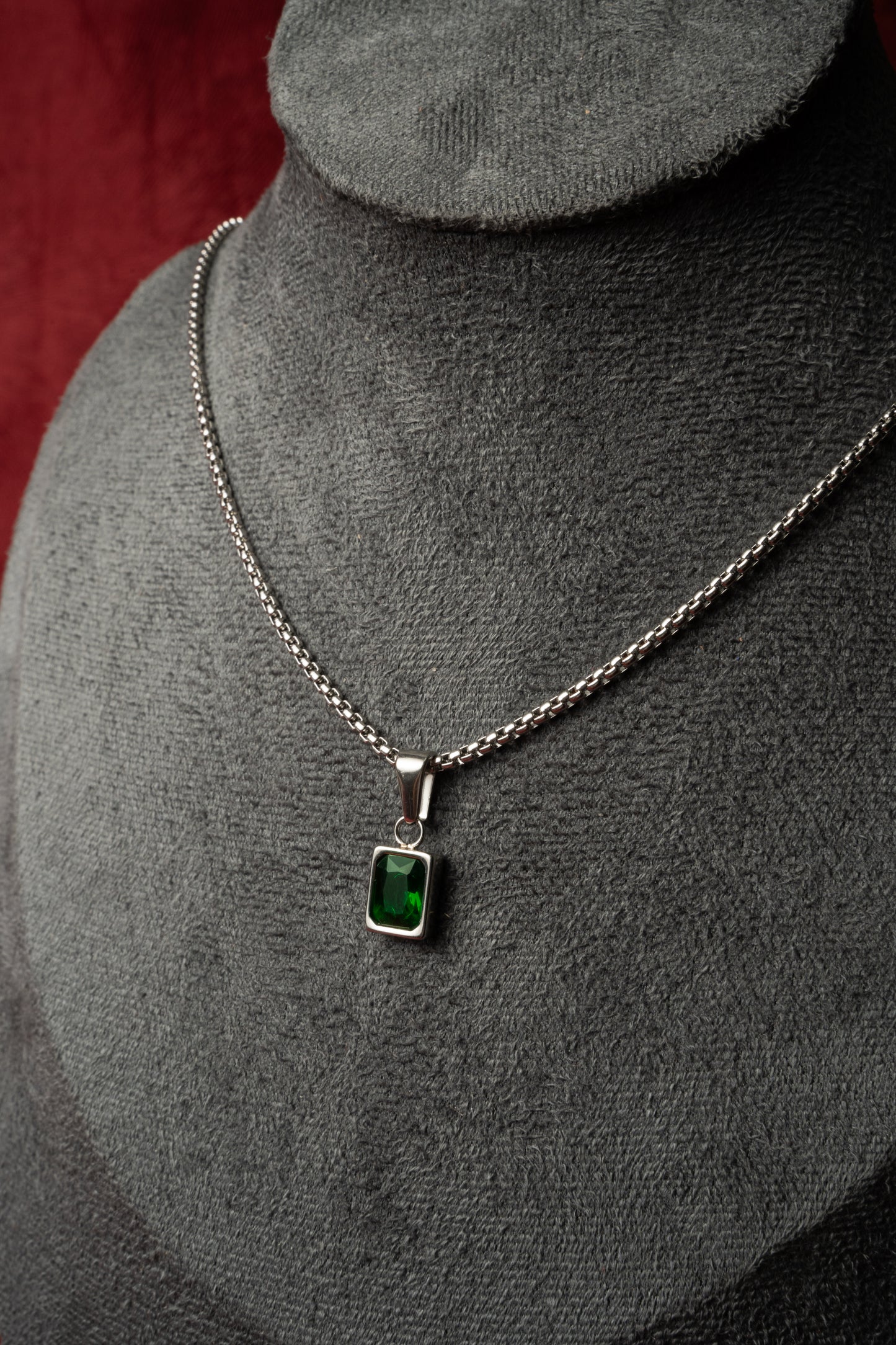 Cadena Pearl con Rectangle Gem Green