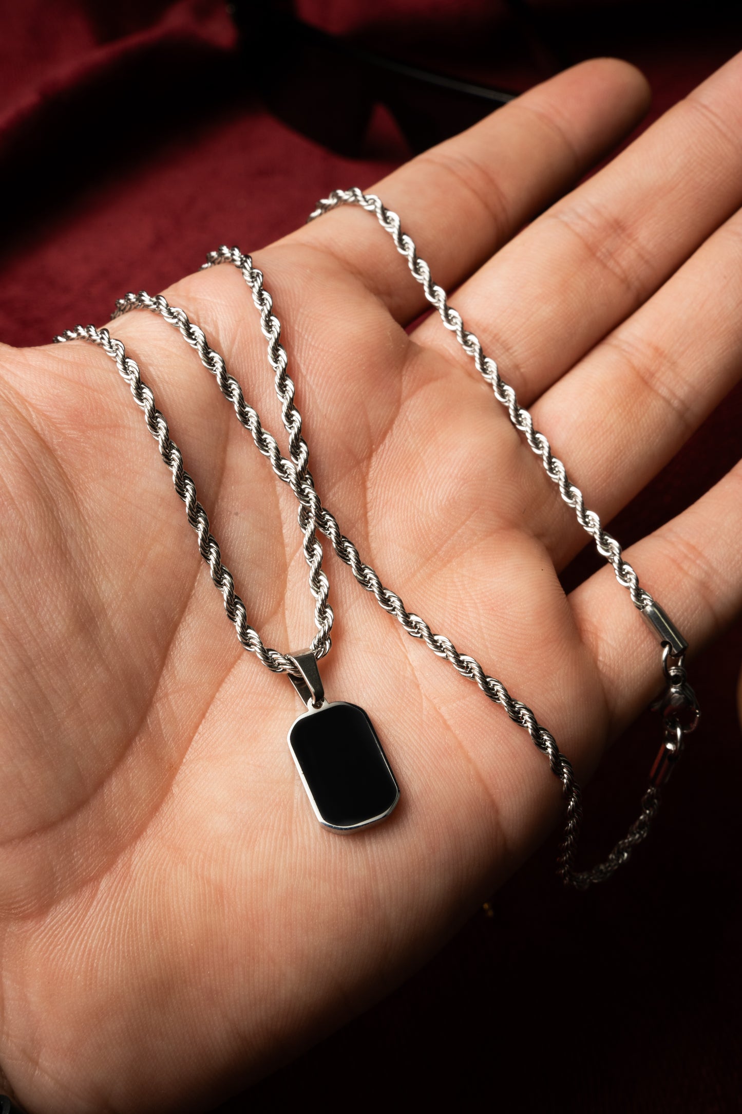 Cadena Rope Fina con Rectangle Black Stone