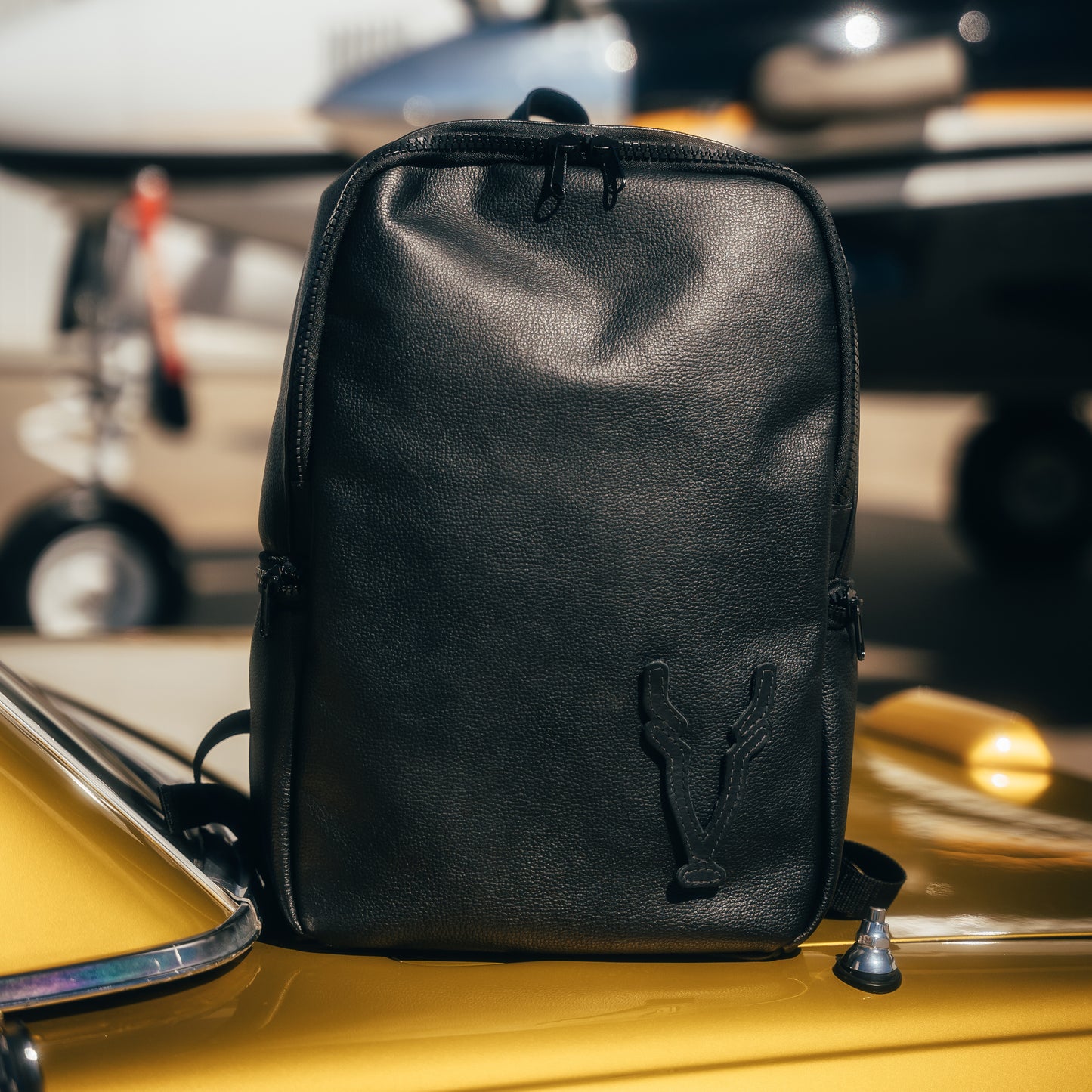 Mochila Cuero Negro Granulado