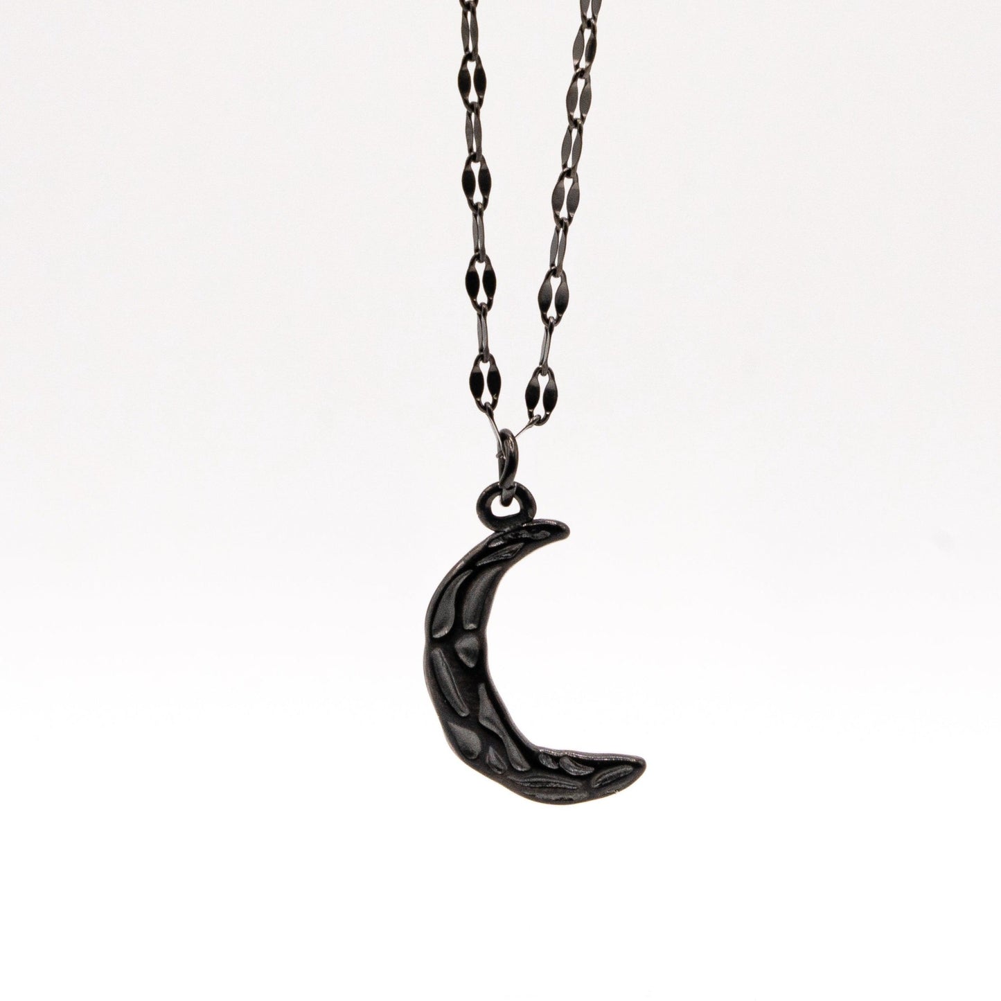 Cadena Lip con Luna Creciente Ornamental