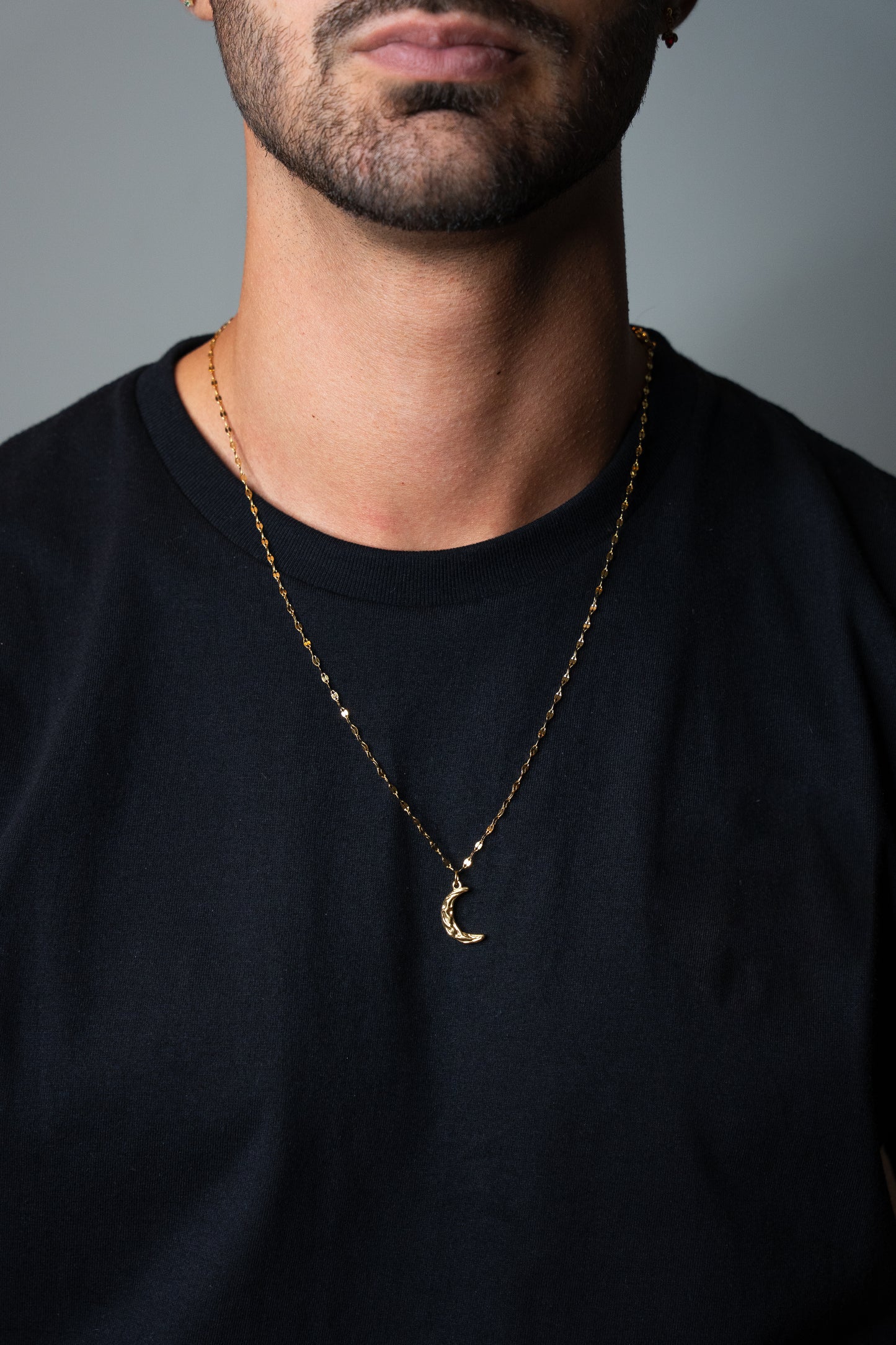 Cadena Lip con Luna Creciente Ornamental