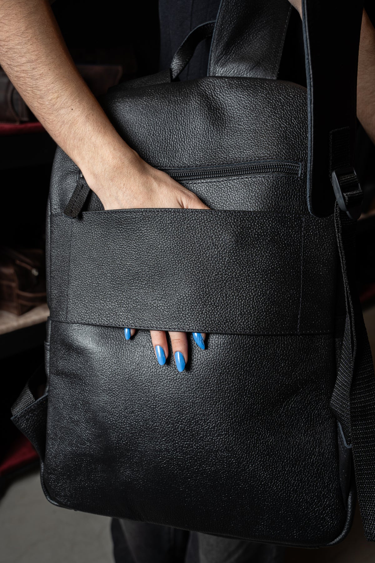 Mochila Cuero Negro Granulado