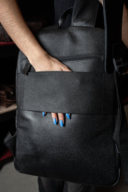 Mochila Cuero Negro Granulado