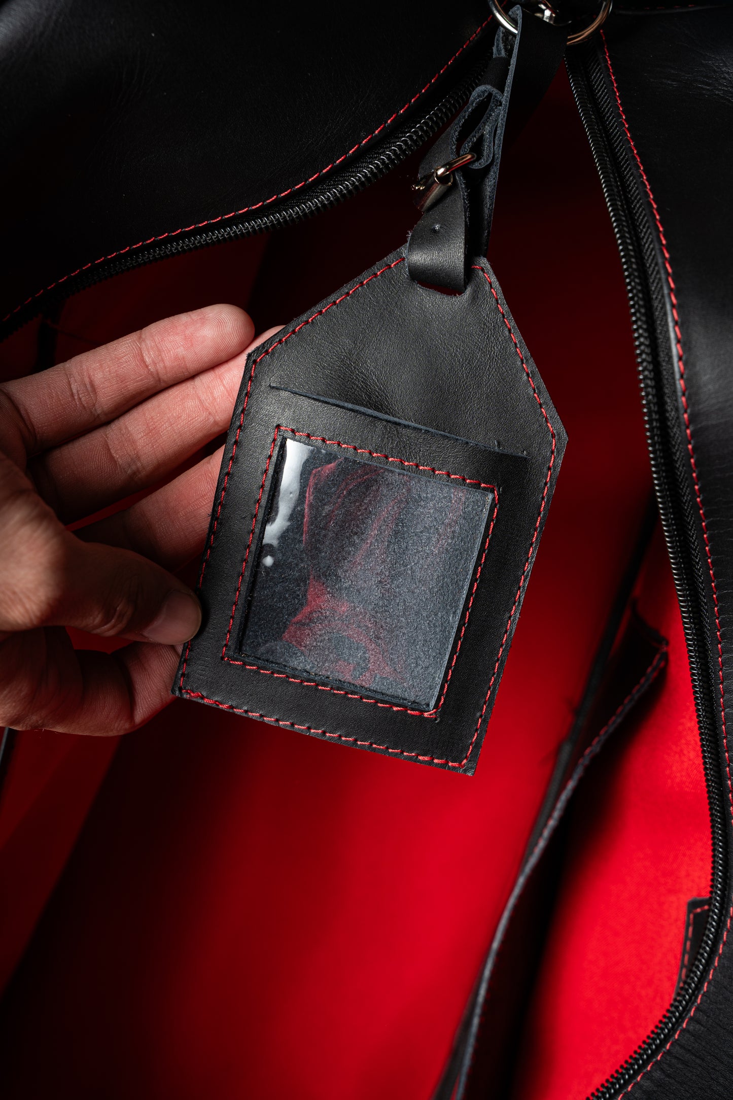 Travel Bag Negro Granulado interior Rojo